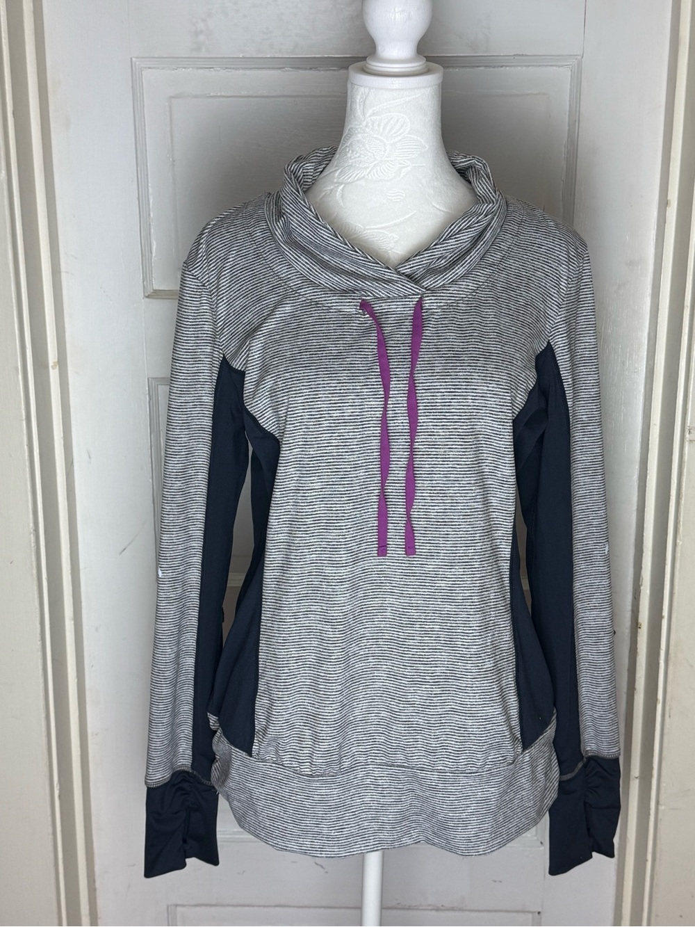 Kiwi Kate Striped Athletic Pullover